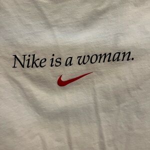 Cropped Nike t shirt